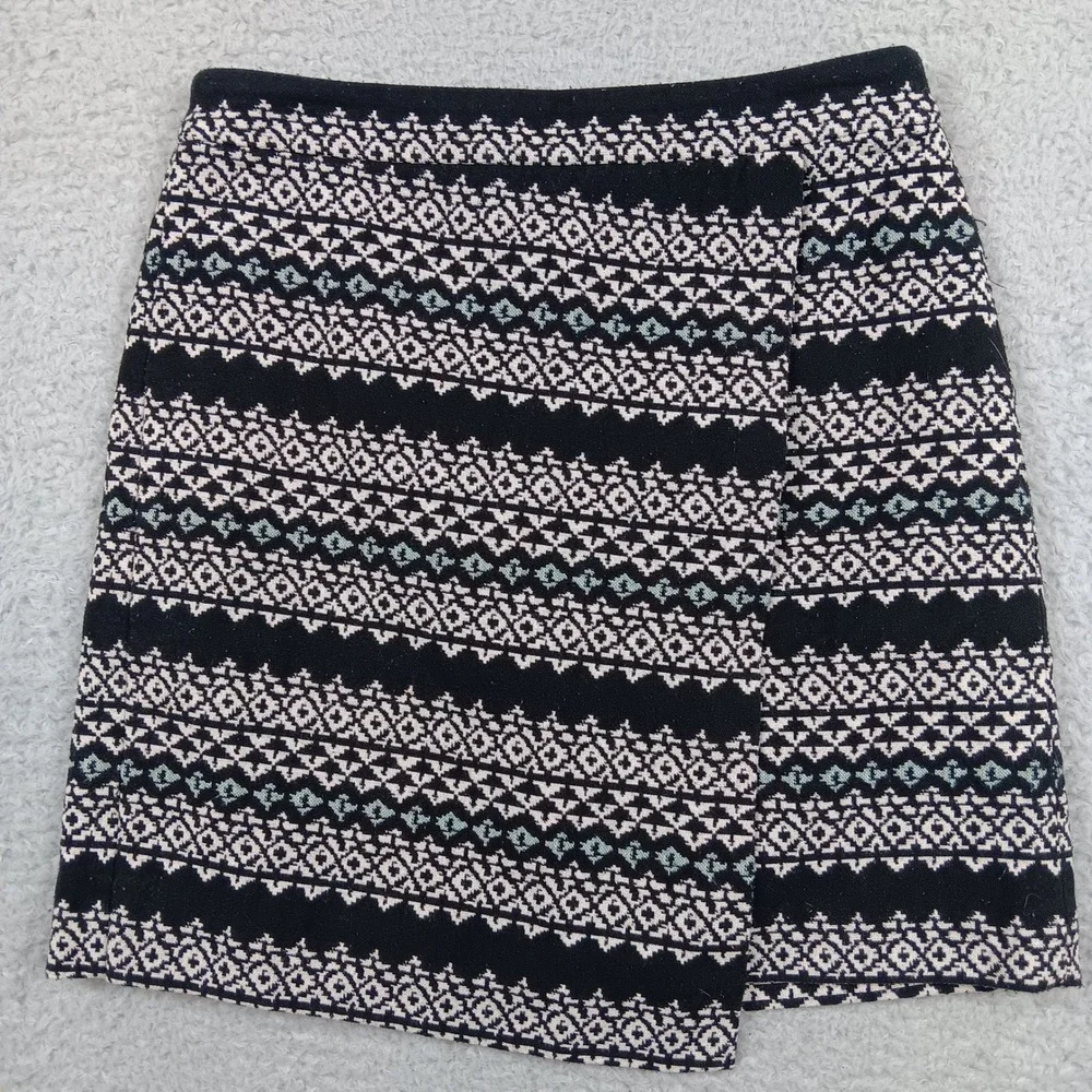 Loft Outlet Skirt Mini 4 Black White Geometric Jacquard Wrap Front